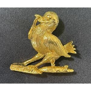 Vintage Gold Tone Bird Brooch Pin With Worm On Log Sea Life Costume Jewelry